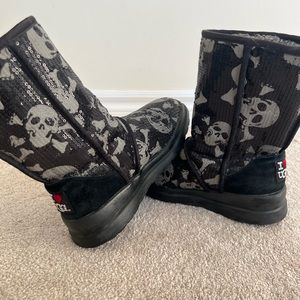 I ❤️UGG skull&crossbones boots